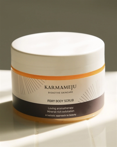 Karmameju - Foxy Salt Body Scrub - 300 ml. 